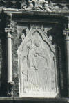 Vergine con Bambino sulla facciata della Chiesa